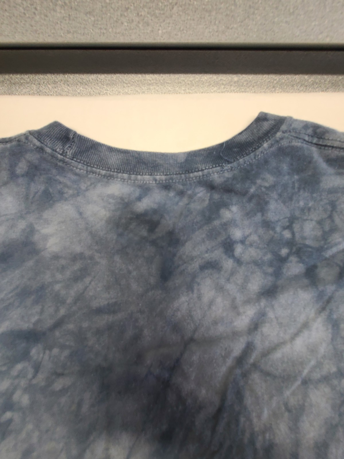The Mountain Gray Wolf Face Portrait Tie Dye Graphic Tee Adult XL Wildlife USA