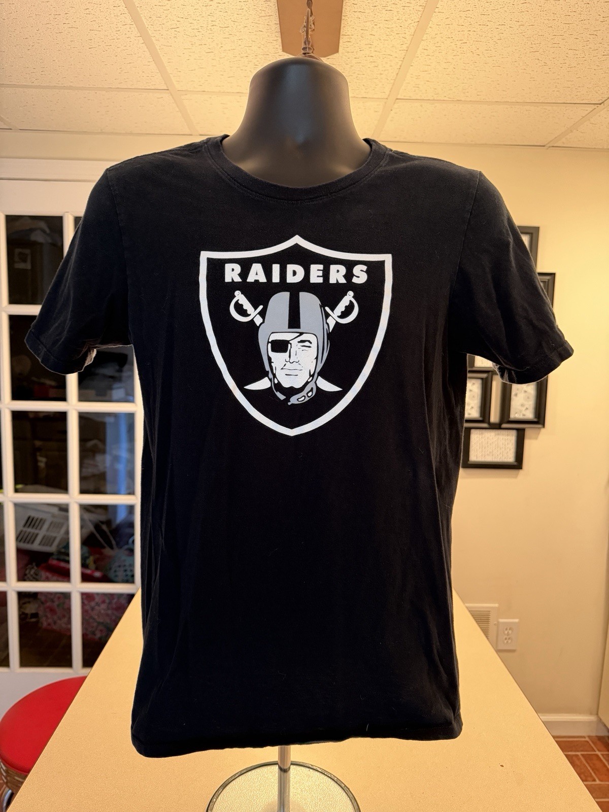 Nike Raiders T-Shirt Mens Small Black Graphic NFL Football Tee