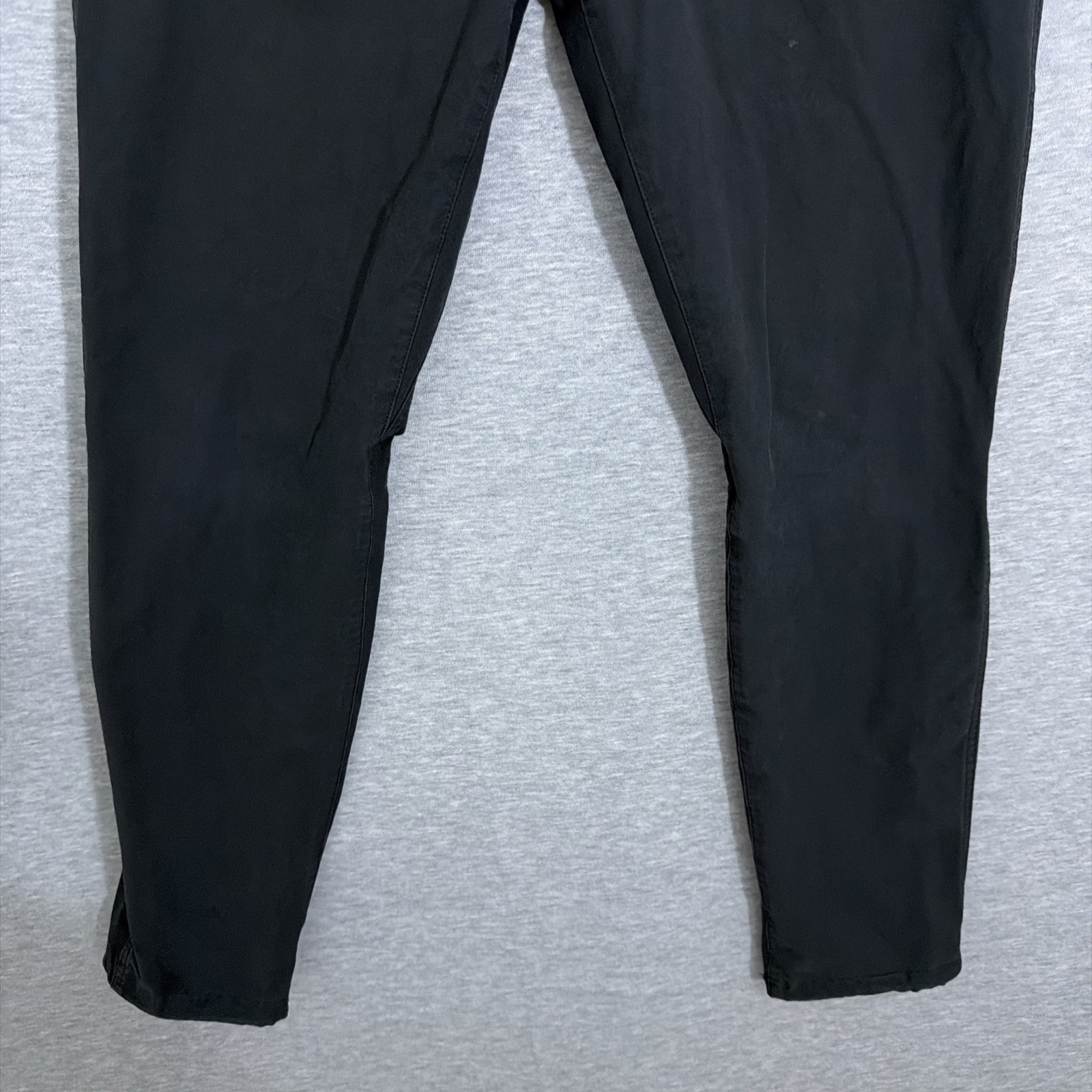 Kuhl Men’s 32×32 Black Cotton Blend Resistor Chino Pants