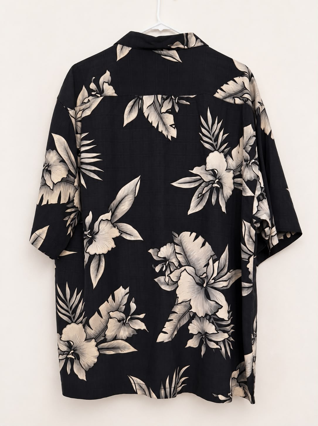 Tommy Bahama Men’s XL Silk Hawaiian Camp Shirt Black Floral Tropical Aloha