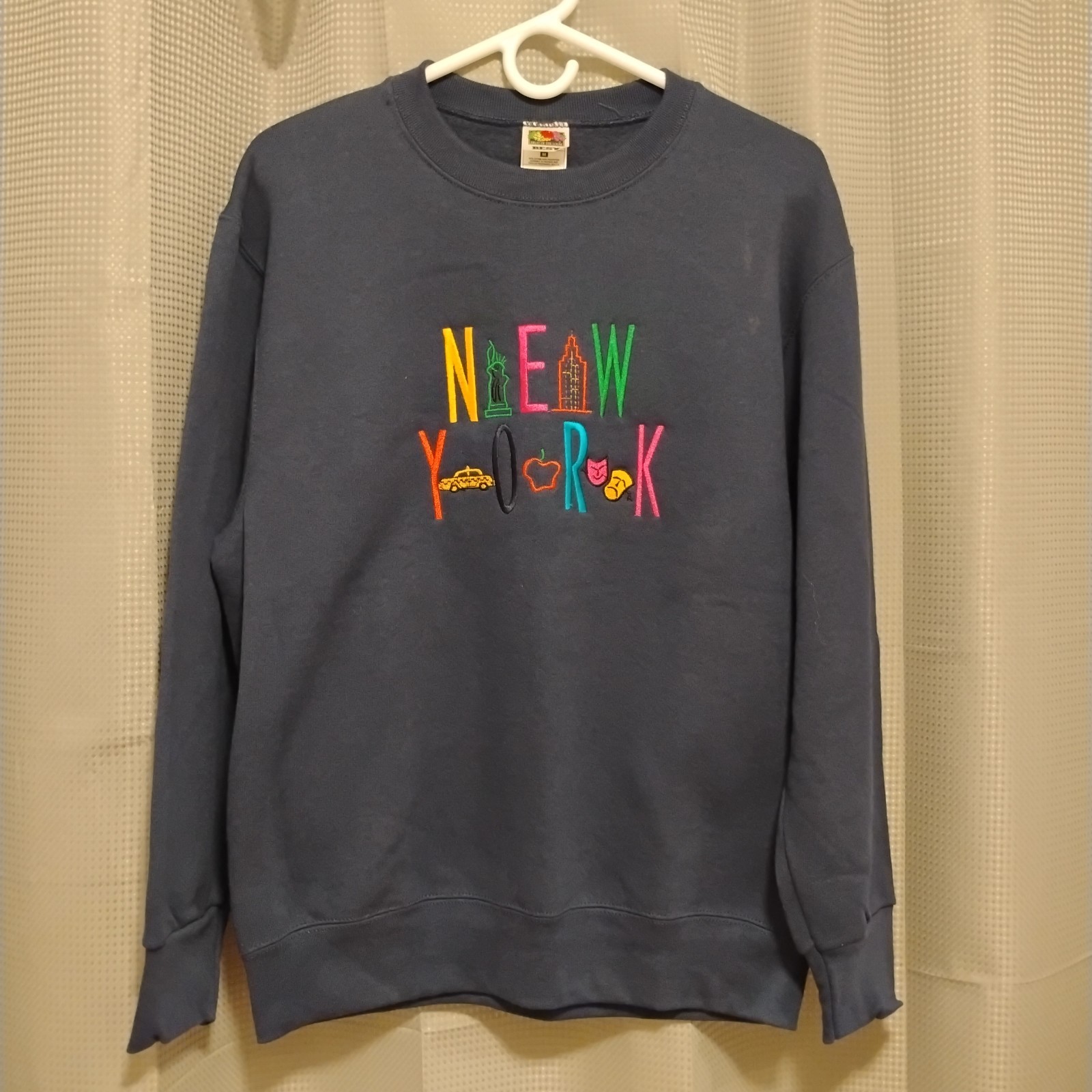 90s Blue New York City Embroidered Sweatshirt Apple Taxi Size Medium