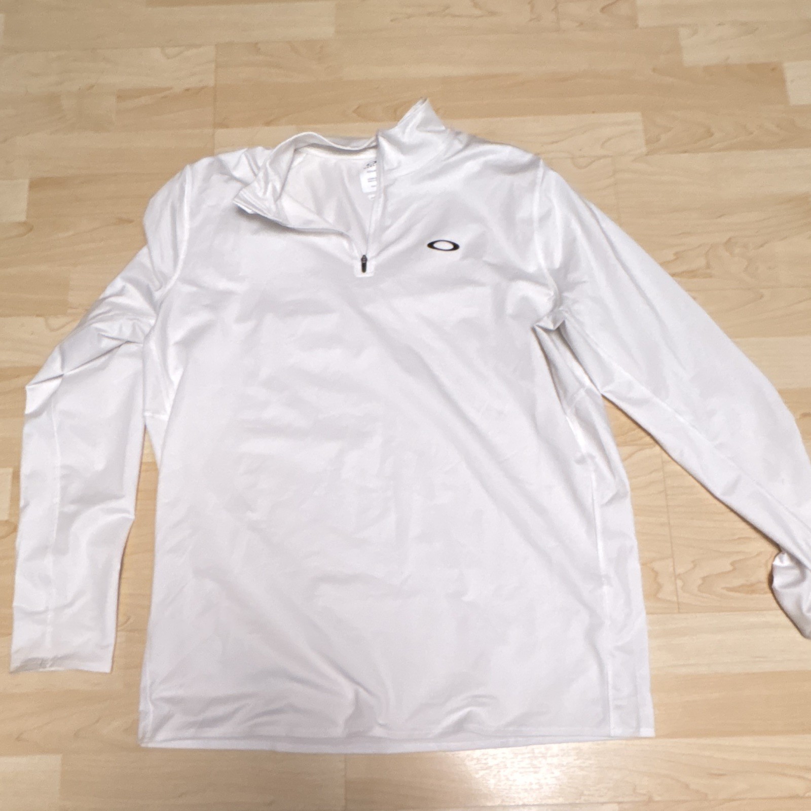 Oakley Men’s L White 1/4 Zip Mock Neck Long Sleeve Polyester Logo Pullover
