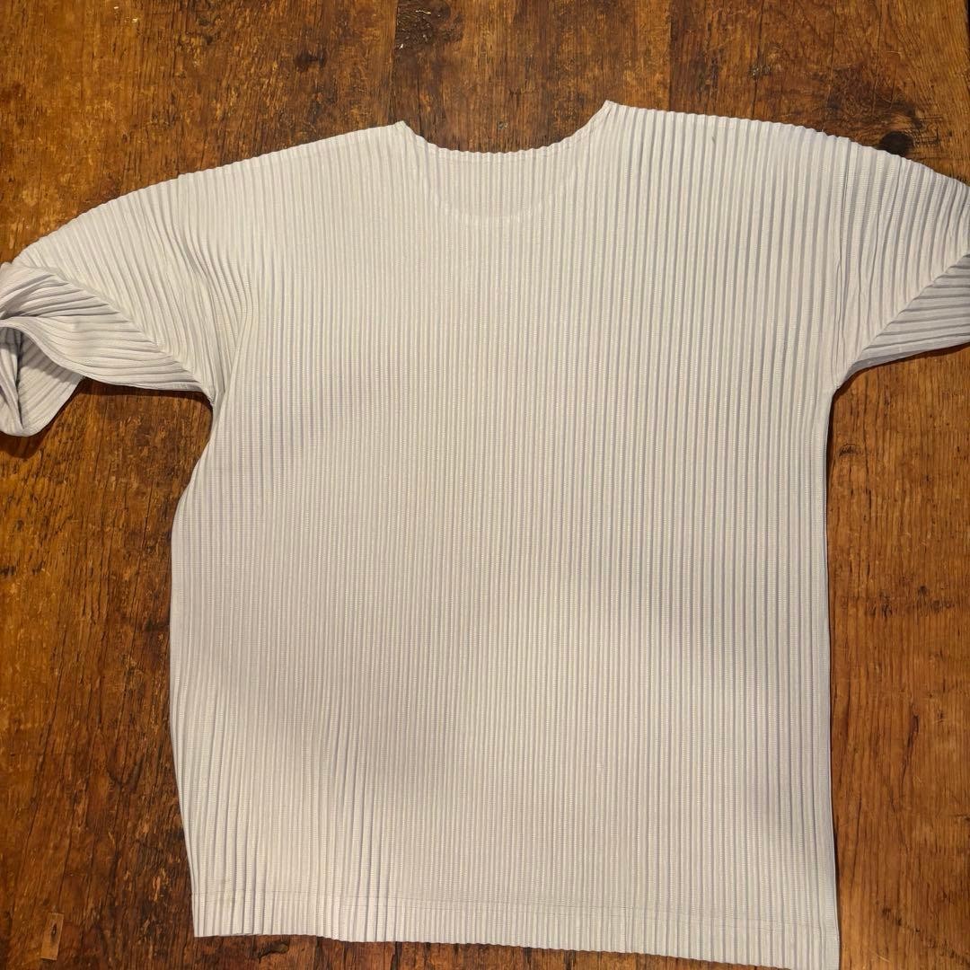 USED ISSEY MIYAKE HOMMEPLISSE PLEATED LONG-SLEEVE CUT AND SEW TOP, SIZE VERYGO
