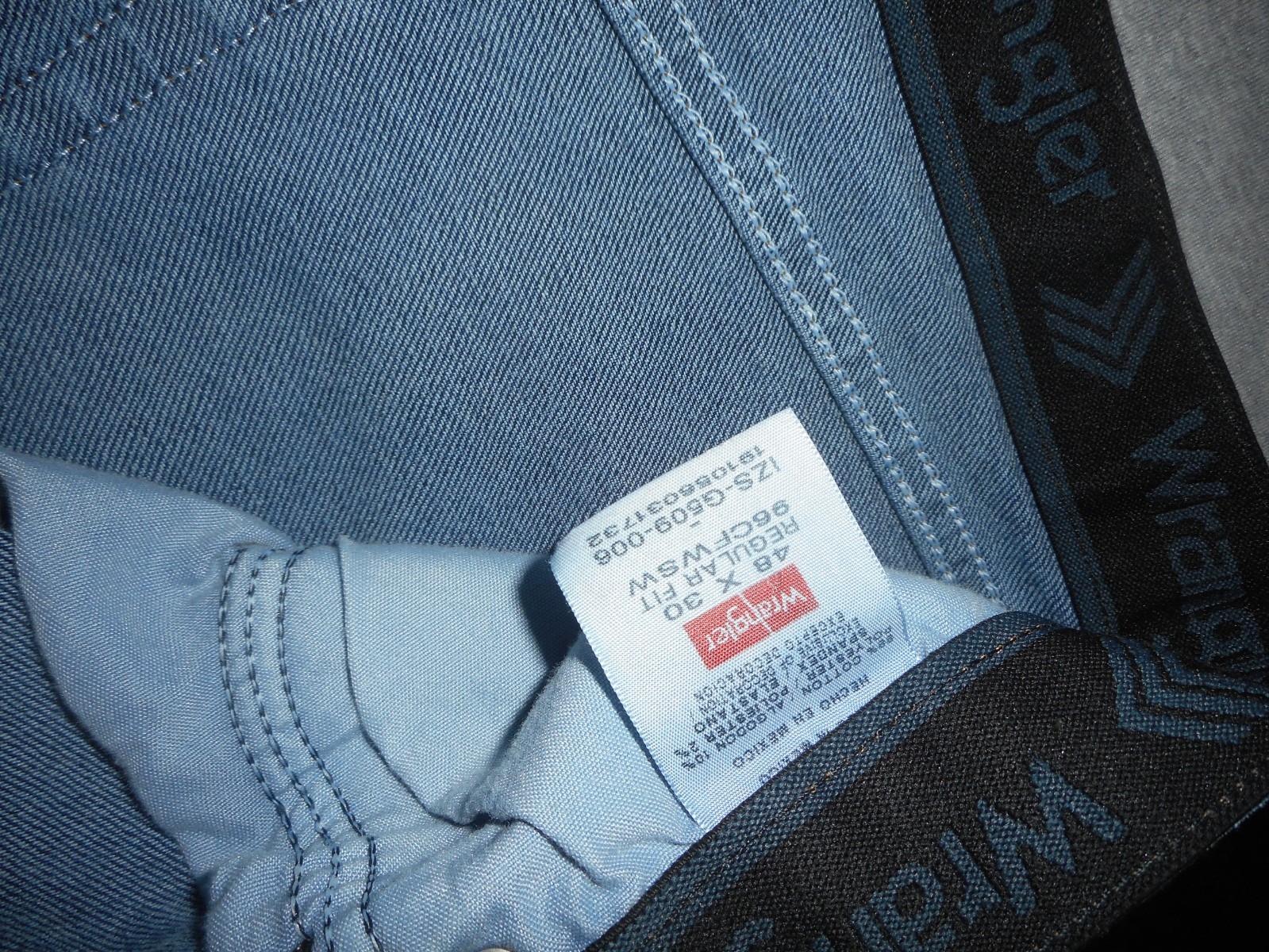 Wrangler Regular Fit Stretch Flex Waist Jeans – Mens 48×30 – Good Condition –