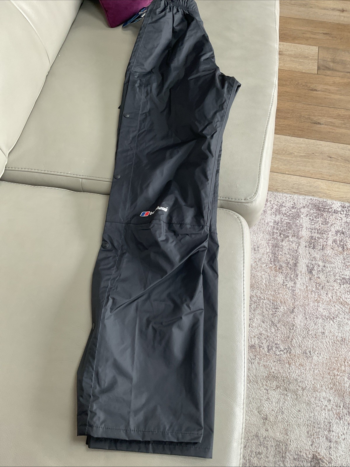New With Tags Berghaus Deluge Hydroshell Waterproof Overtrousers XS 33” Long Leg