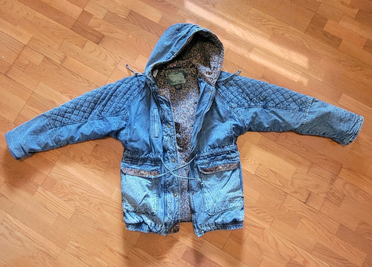 Vintage Classic Denim Jacket with Paisley Lining Ruth Douglas New York Size L