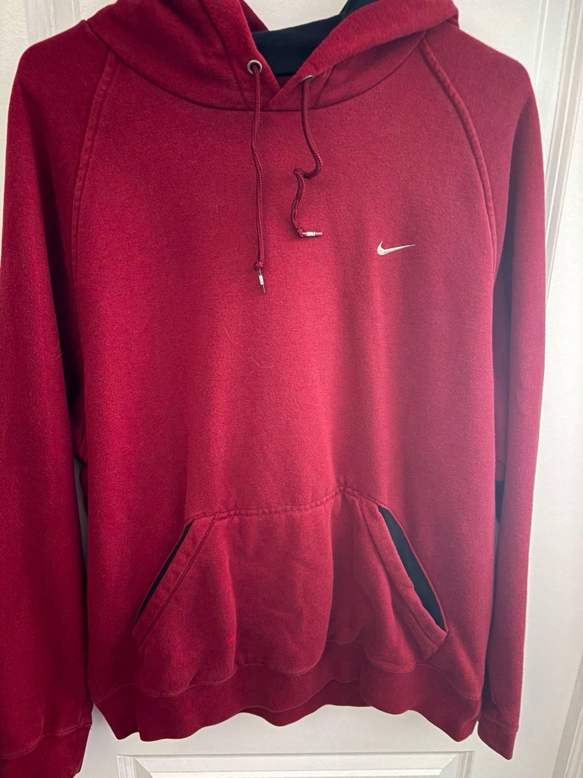 ⁠True 90s Vintage Nike Silver Tag Mini Swoosh Hoodie Red / Black (1997) – Men