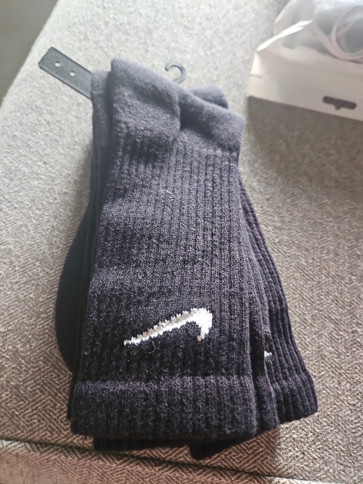 Nike Everyday Cushion Crew Men’s Socks – Black/White, Size M, Pack of 3