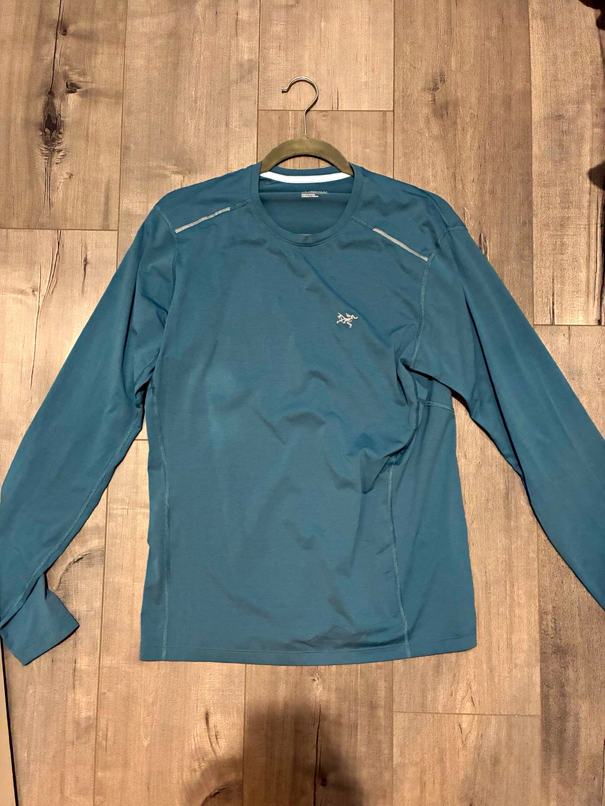 Arc’teryx Men’s Blue Long Sleeve Crew Neck Activewear T-Shirt M Reflective