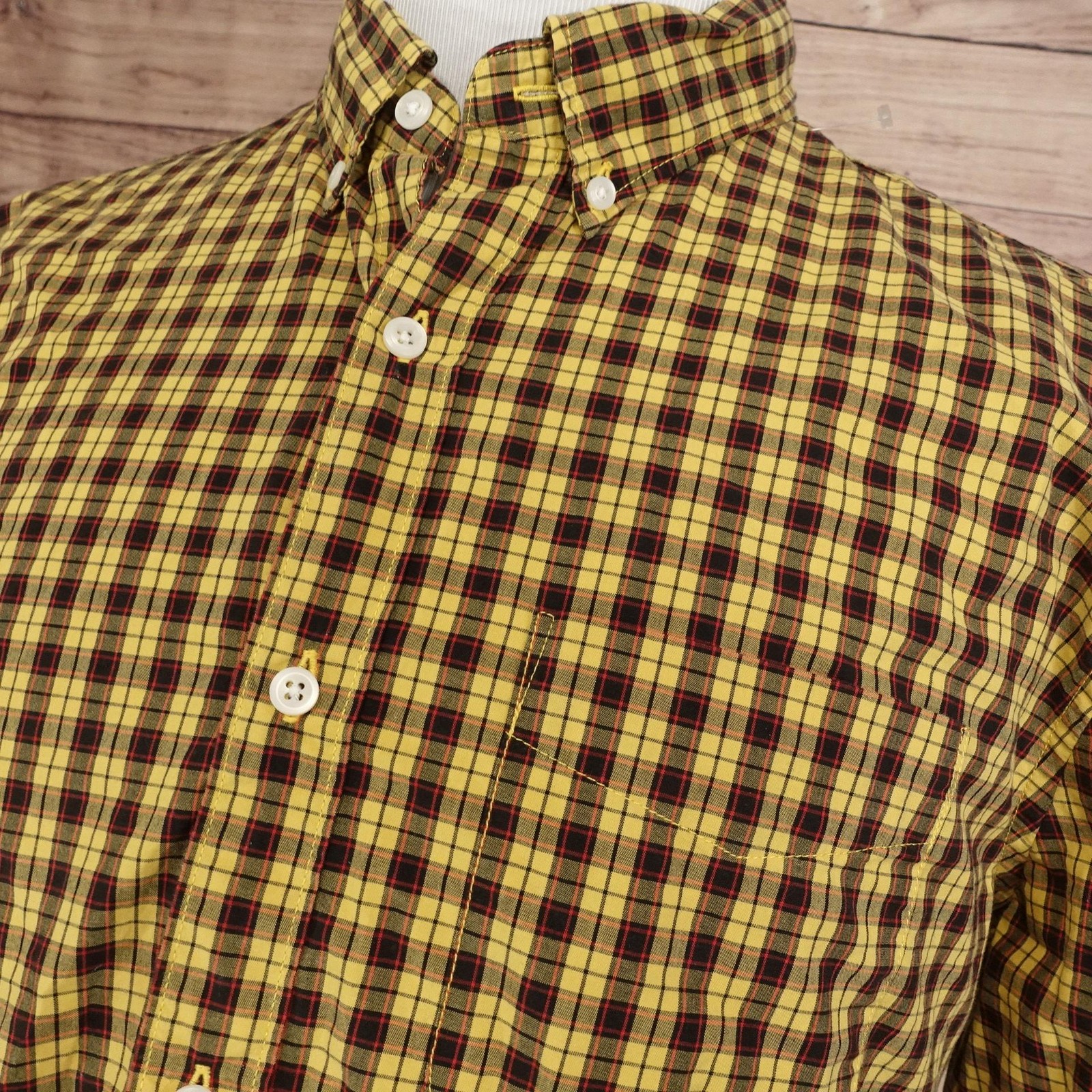 American Eagle Outfitters Shirt Mens XL Yellow Plaid Long Sleeve Button-Up