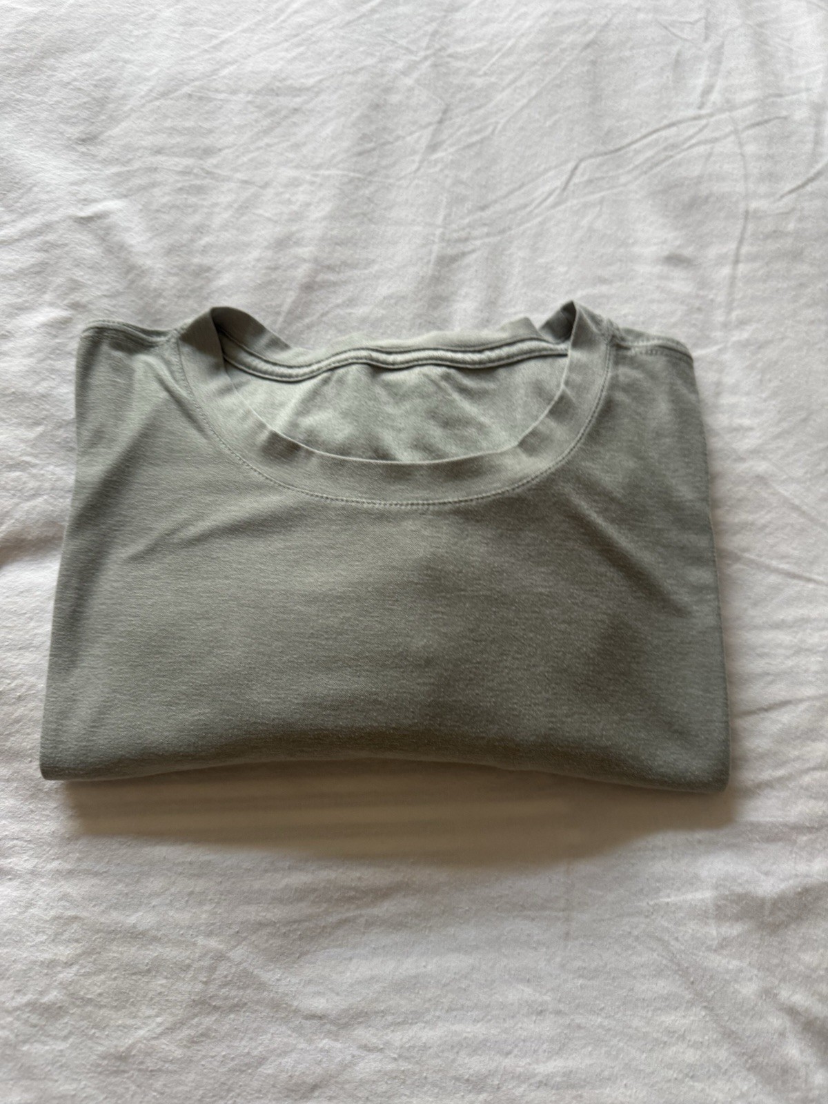 Vuori Men’s Strato Tech T Shirt Size Large Soft Lime