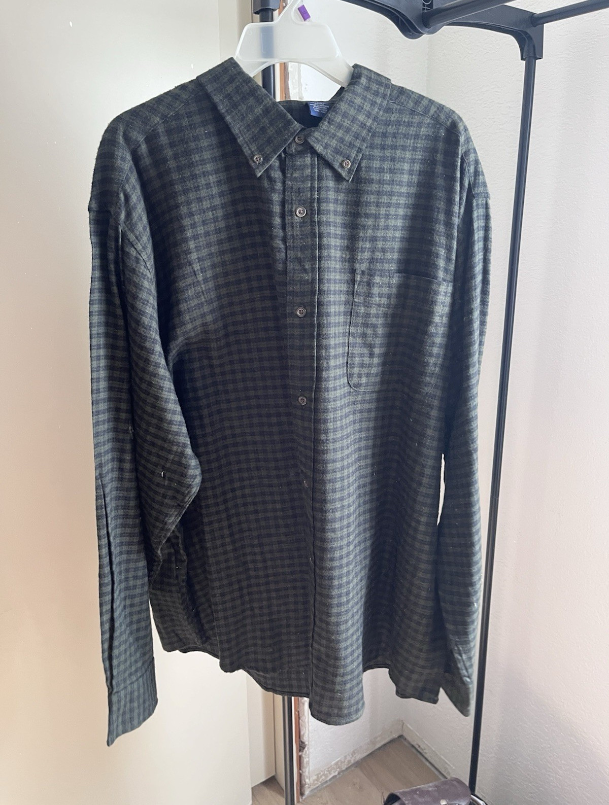 Croft & Barrow Men’s XL Gray Black Plaid Flannel Long Sleeve Button-Down Shirt
