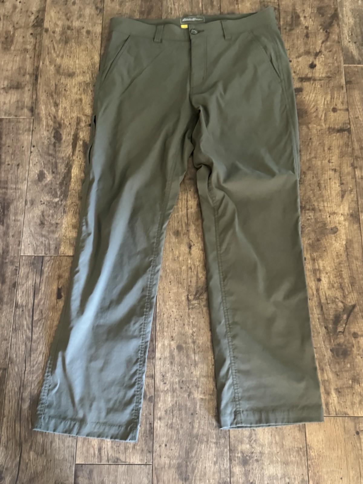 Eddie Bauer Travex Men’s 33×32 Olive Hiking Travel Pants Stretch Zip Pocket 33 M