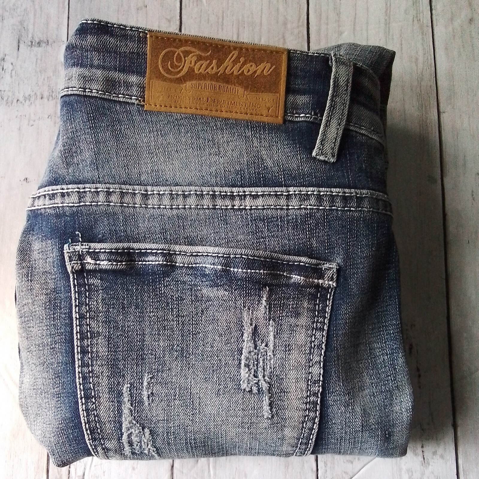 fashion superior men’s jeans size 32×29 distressed
