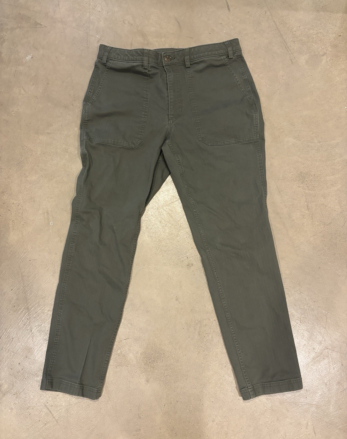Duluth Men’s Green Solid Cargo Pants Size M Regular Pre-Owned Excellent