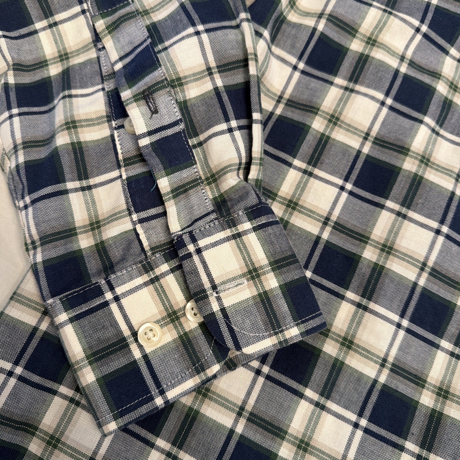 St. John’s Bay Iron Free Plaid Button Up Shirt Men’s Medium Blue Long Sleeve