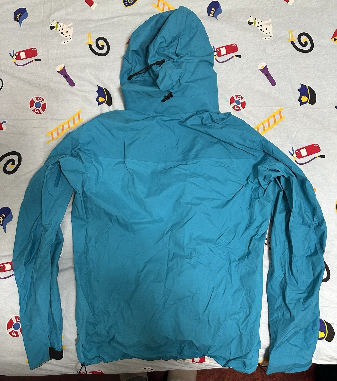 Arc’teryx Men’s L Blue Hooded Full Zip Nylon Shell Rain Coat Jacket