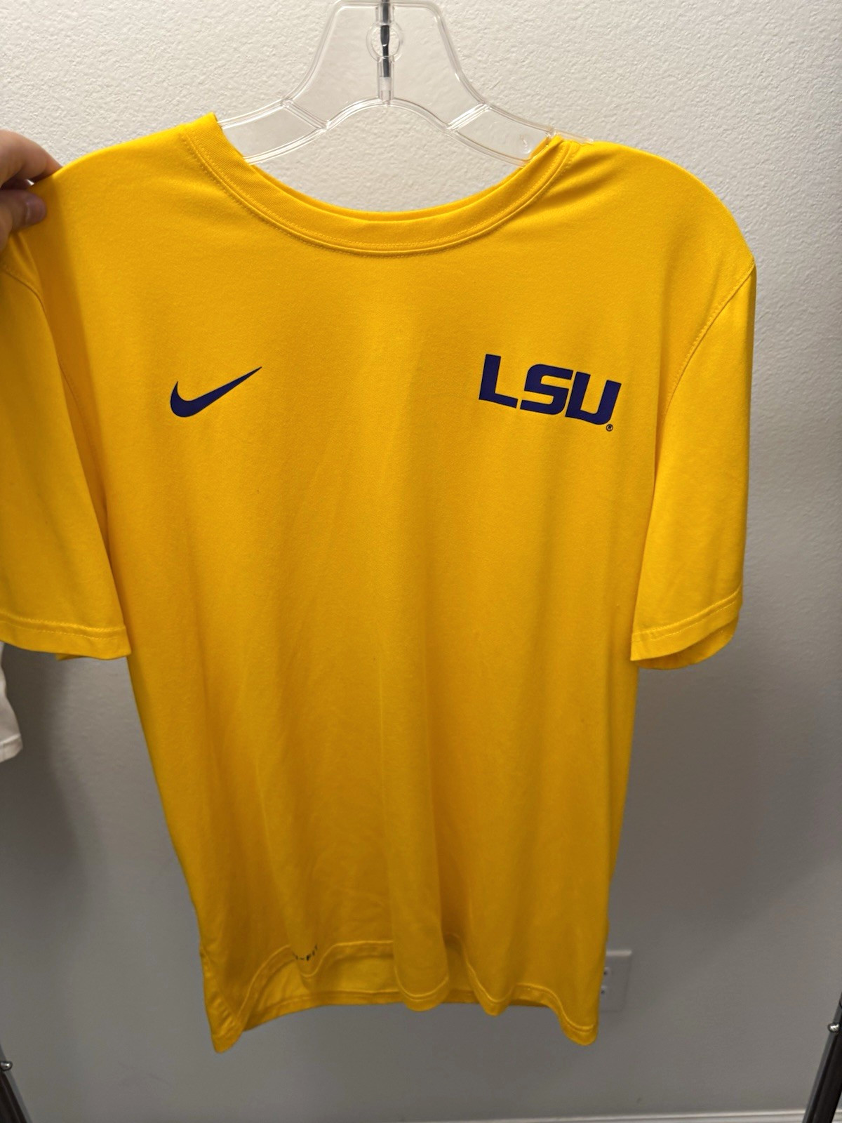 Nike Dri-FIT The Nike Tee LSU Logo Yellow Short Sleeve Athletic Fit Men’s M