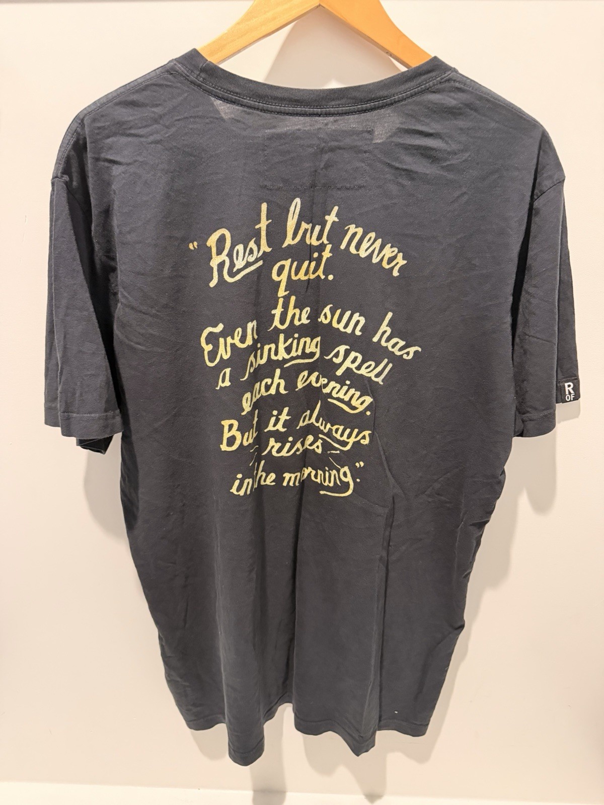 Roots of Fight Muhammad Ali – Rest but Never Quit Size XL