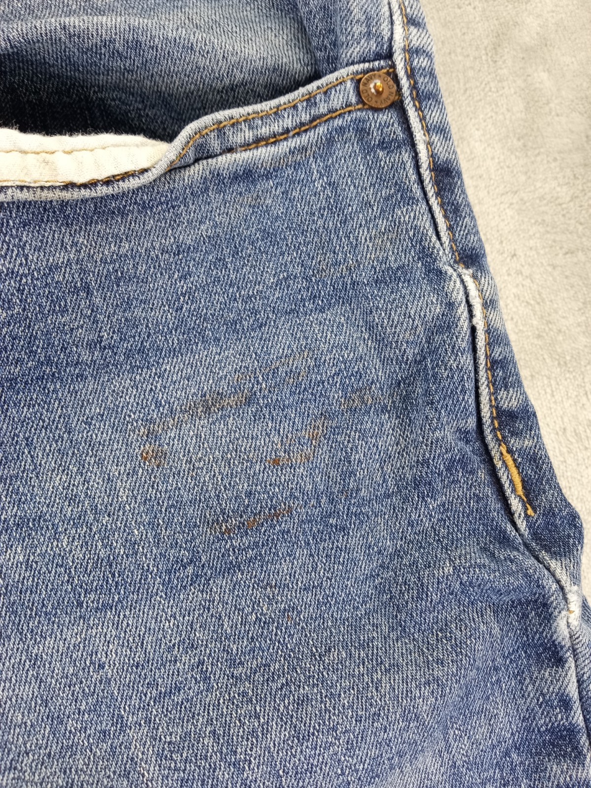 Old Navy Athletic Fit Medium Wash Jeans Mens 38×36 RN54023