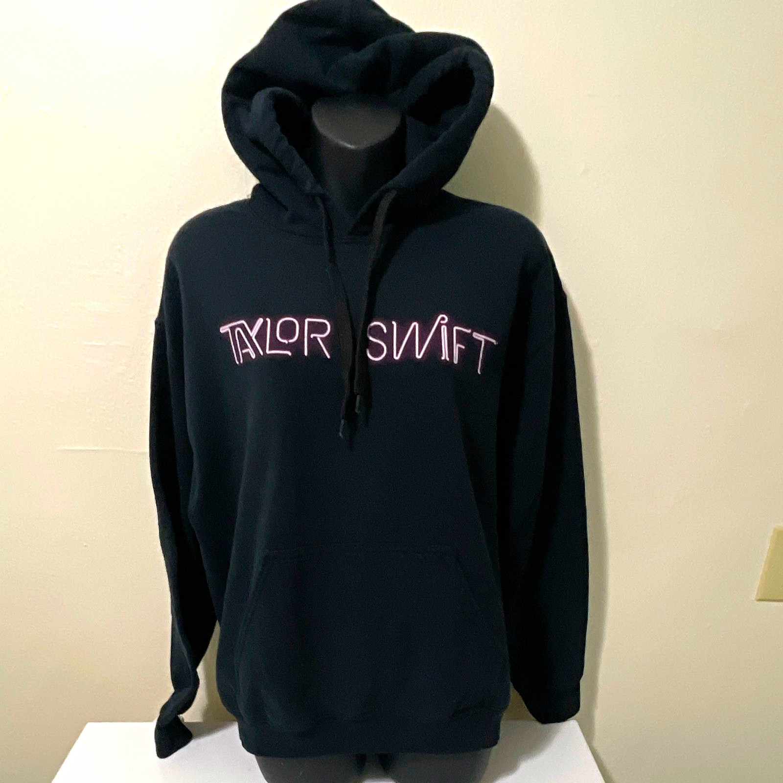 Gildan Heavy Blend Taylor Swift 1989 World Tour Black Pullover Hoodie M