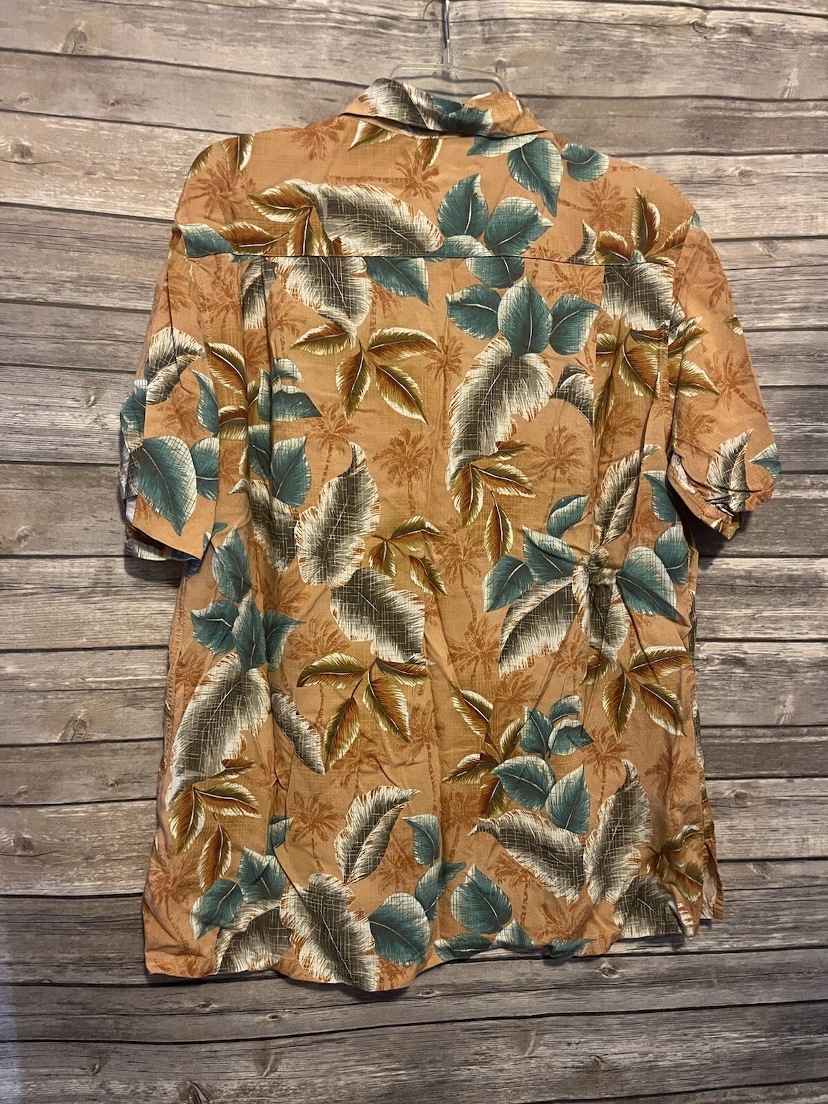 Batik Bay Hawaiian Shirt Men’s Size L 100% Rayon Large Floral Palm Leaves Aloha