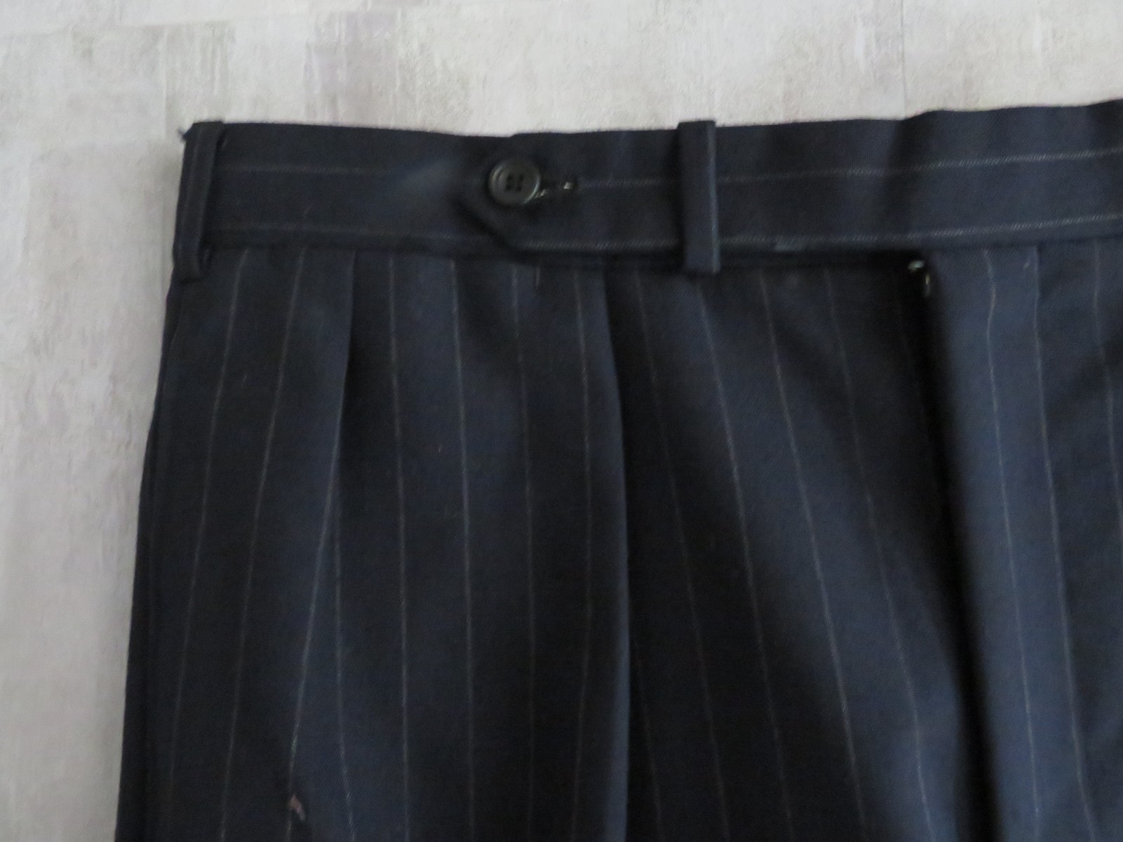 Paul Stuart woven in Scotland navy blue bold chalk stripe canvas suit 41-42 R