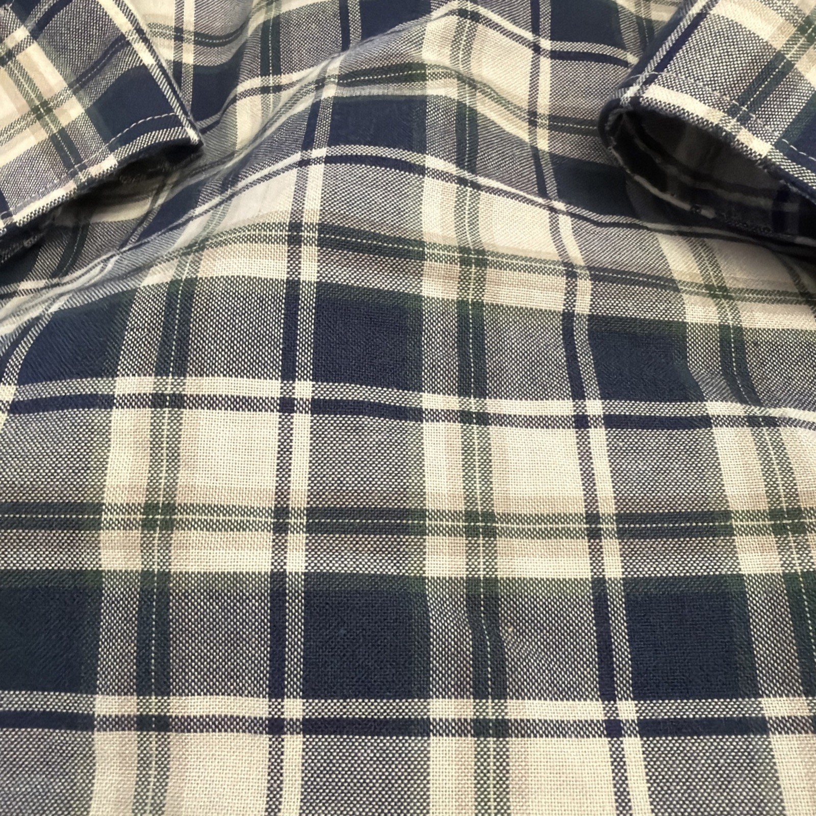 St. John’s Bay Iron Free Plaid Button Up Shirt Men’s Medium Blue Long Sleeve