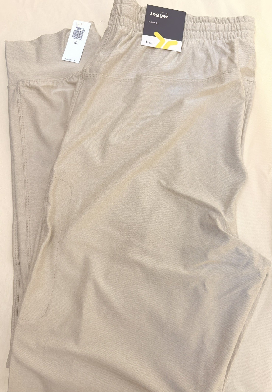 NWT Old Navy Modern Jogger Pants Men’s – Large – Beige – Flex Go-Dry Cool