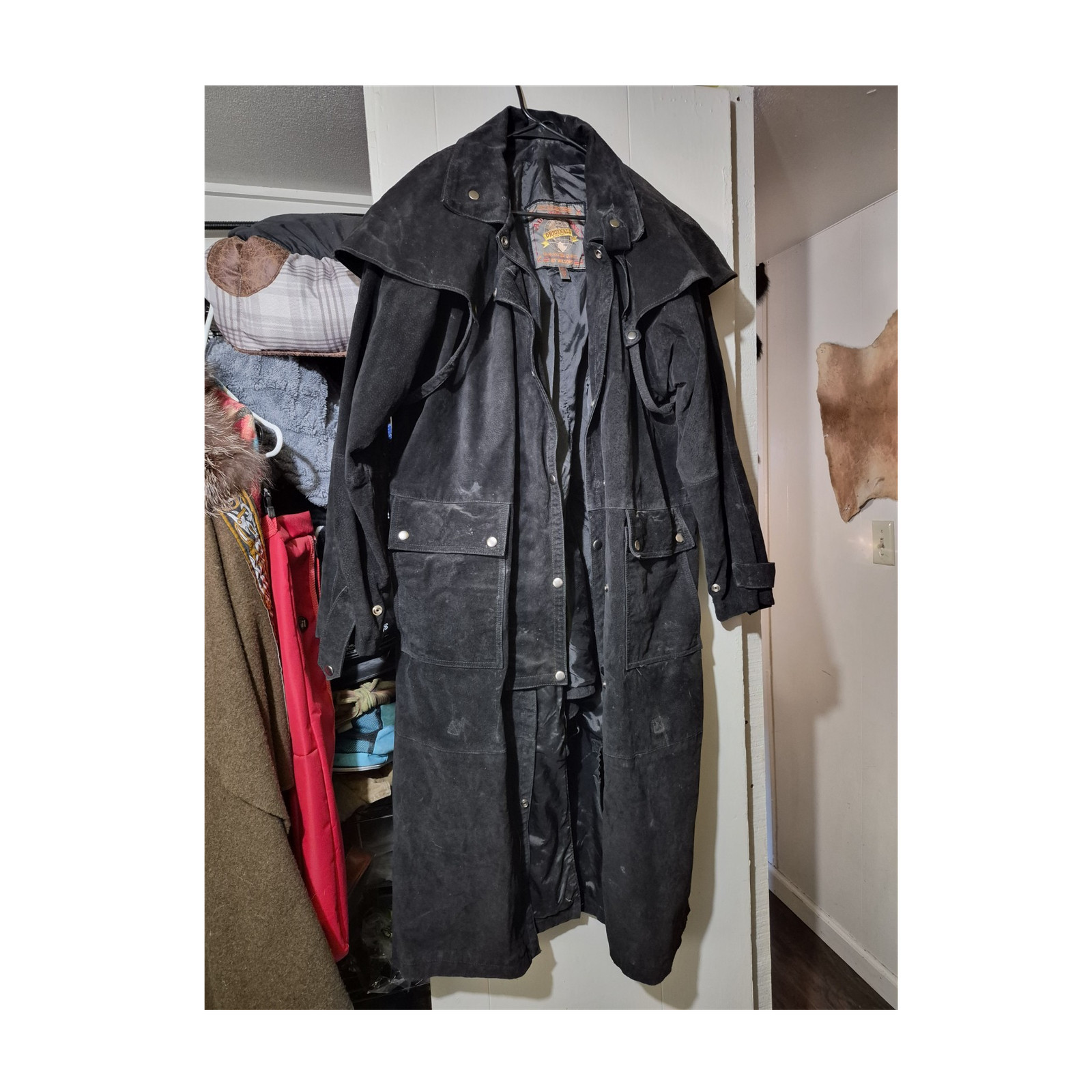 Adventure Bound by Wilsons Black Leather Duster Coat Men’s M Button Strap Long