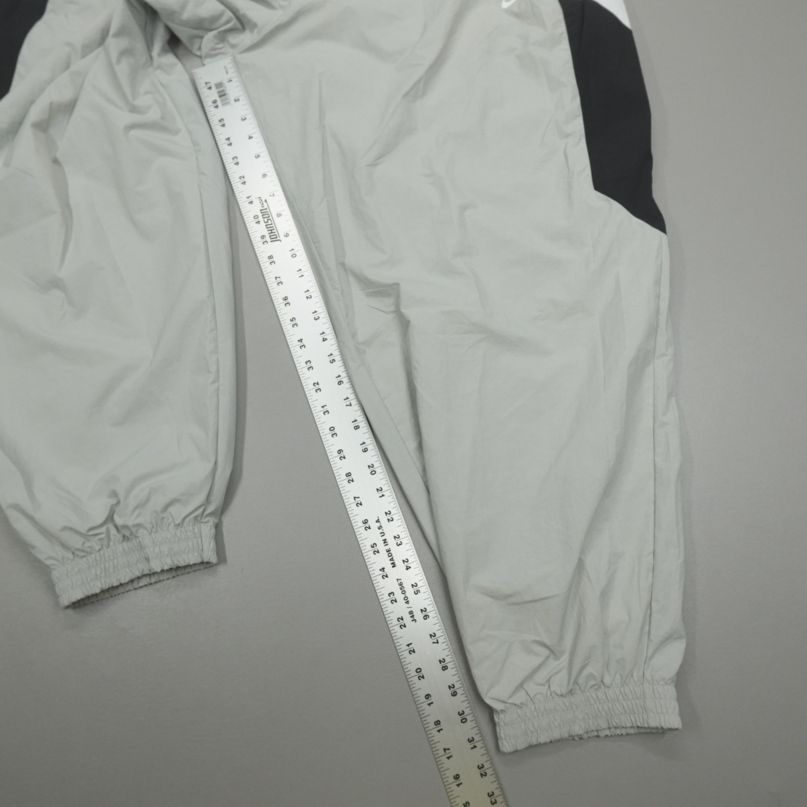 Nike Men’s Oversized Fit Taper Leg Pants Light Gray White Black Size XL HQ6114