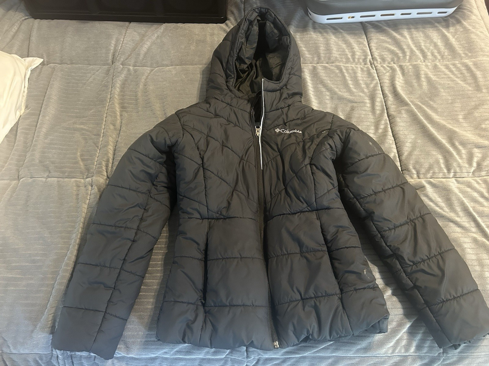 Columbia kids Black Puffer Jacket M Full Zip Insulated Quilted Stand-Up Logo