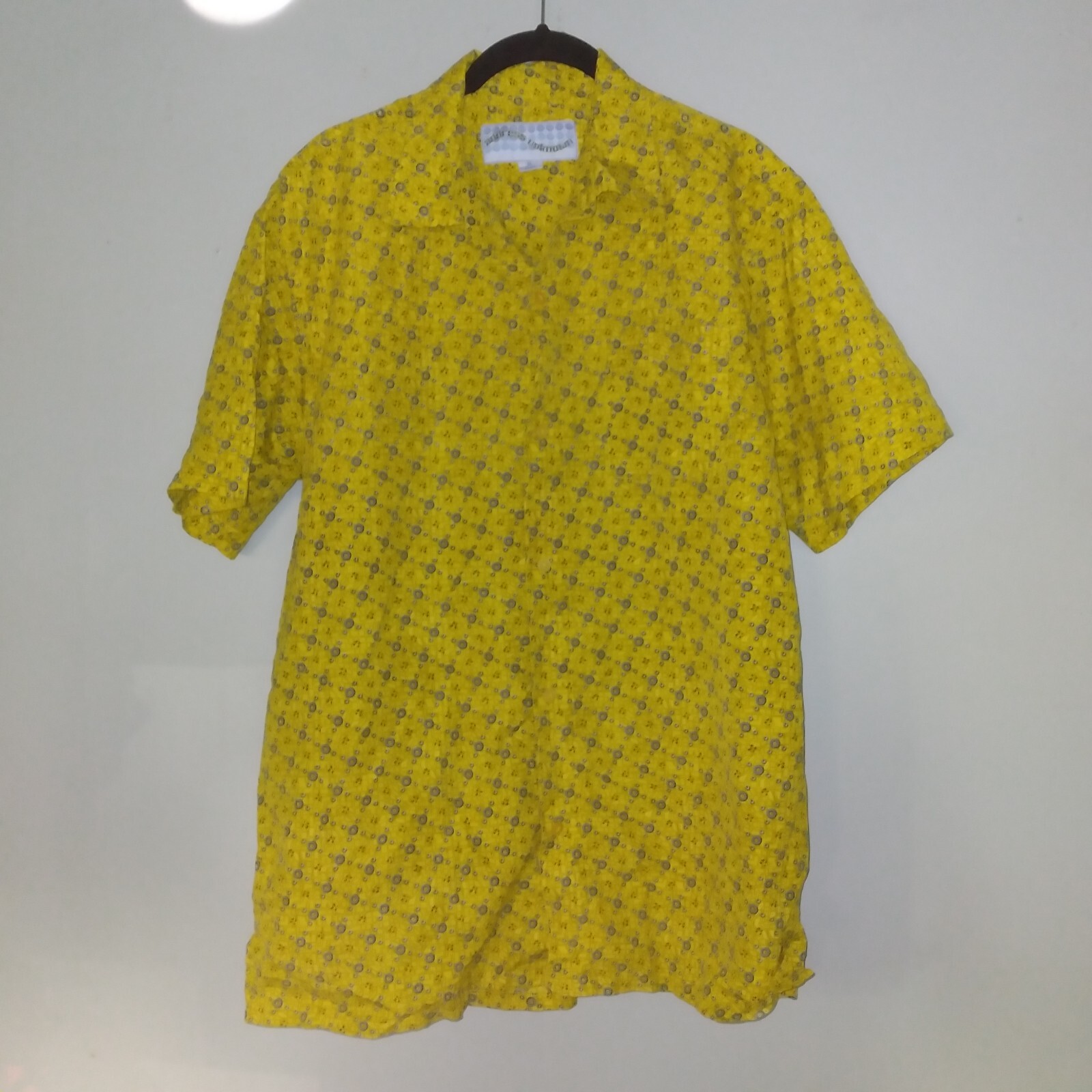 Address Unknown Button Up shirt yellow print size XL