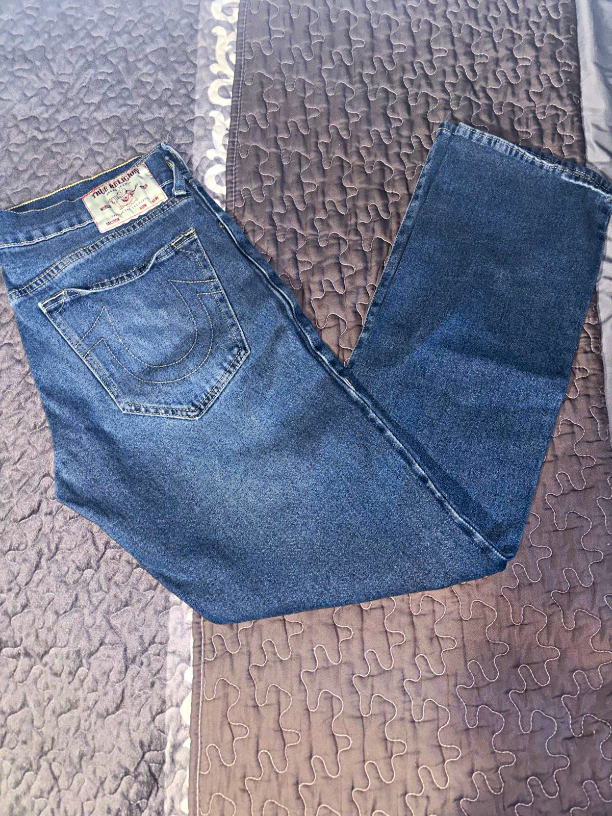 True Religion Men’s Dark Wash Blue Denim Relaxed Straight Jeans Mid Rise Logo