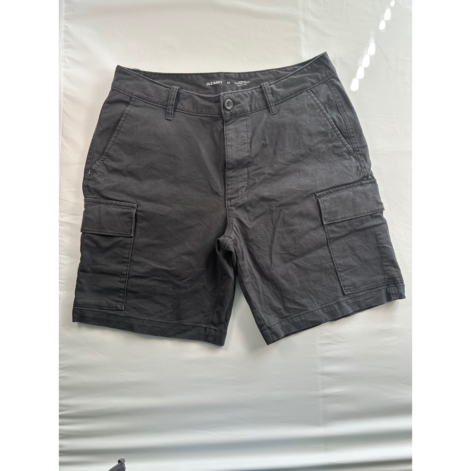 Old Navy Mens 32 Lived-In Straight Cargo Shorts Built-In Flex Dark Grey 9 Inseam