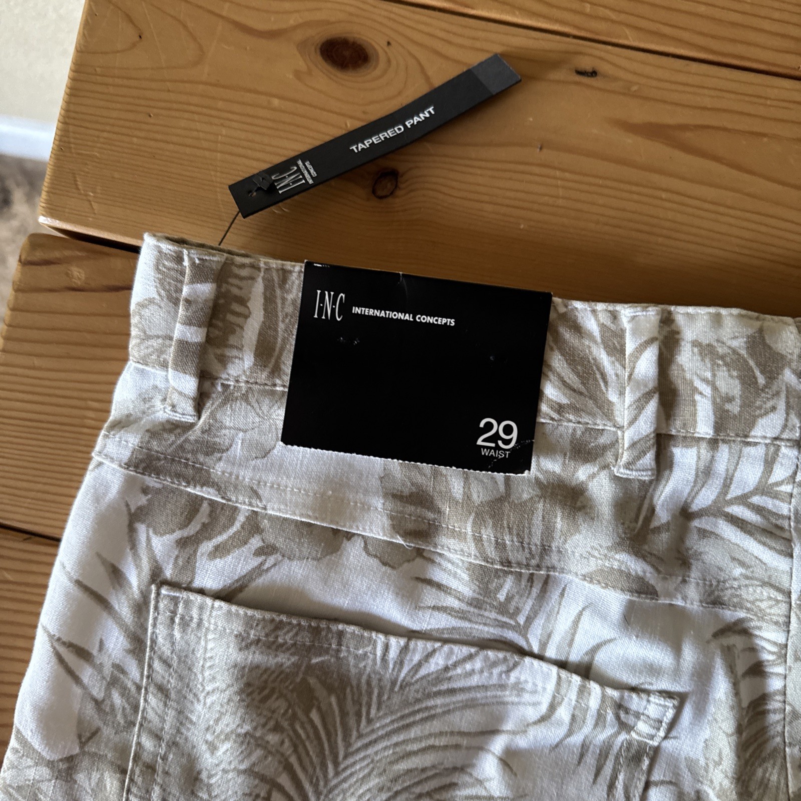 NWT INC Men’s Tapered Pants Size: 34 Color: White Combo