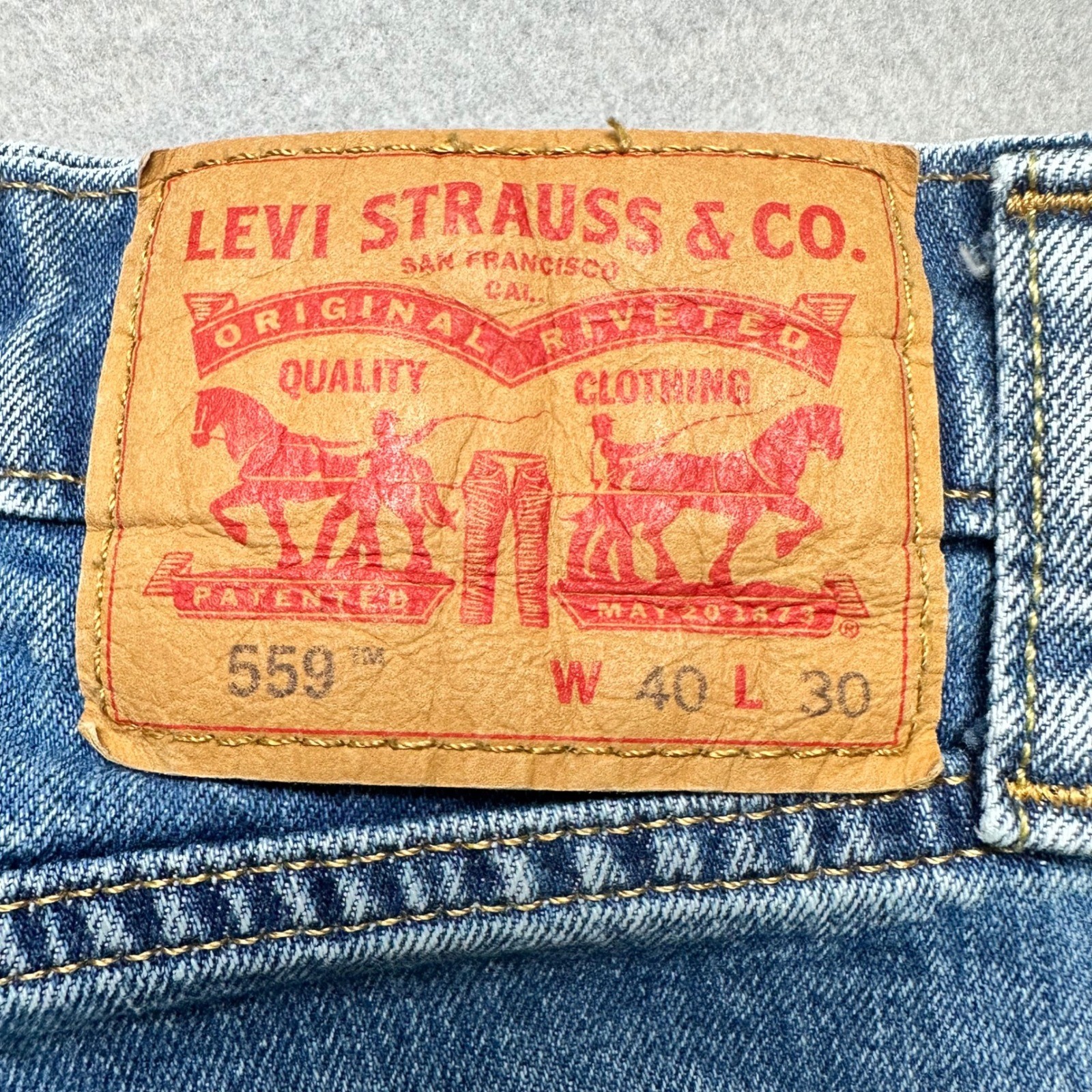Levi’s 559 Relaxed Straight Jeans Mens 40×30 Blue Medium Wash Denim 00559-0409