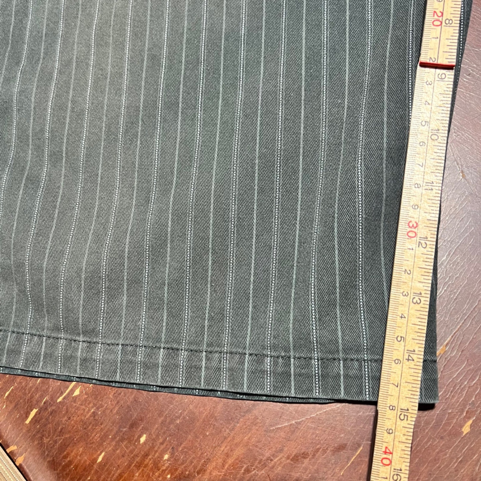 Vans Mens Pinstripe Cargo Shorts Faded Black Skater Punk Skull Buttons 36 Waist