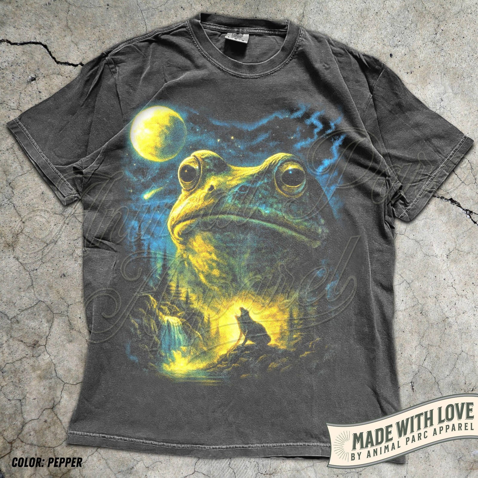 Frog Howling at the Moon T-Shirt Retro Full Moon Graphic Nature Tee