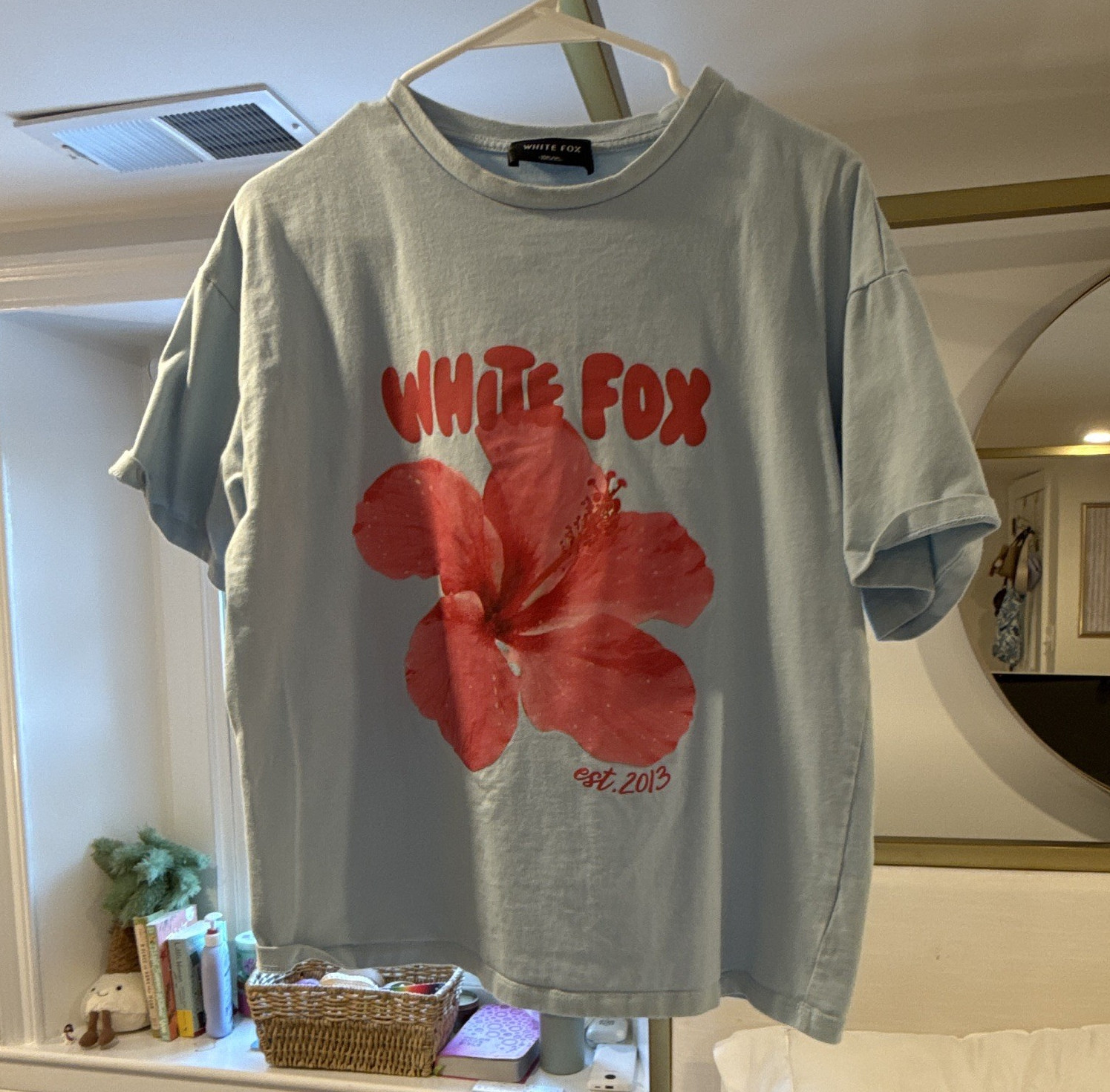 White Fox Blue Logo Flower Graphic Print Crew Neck Short Sleeve T-Shirt XXS/XS