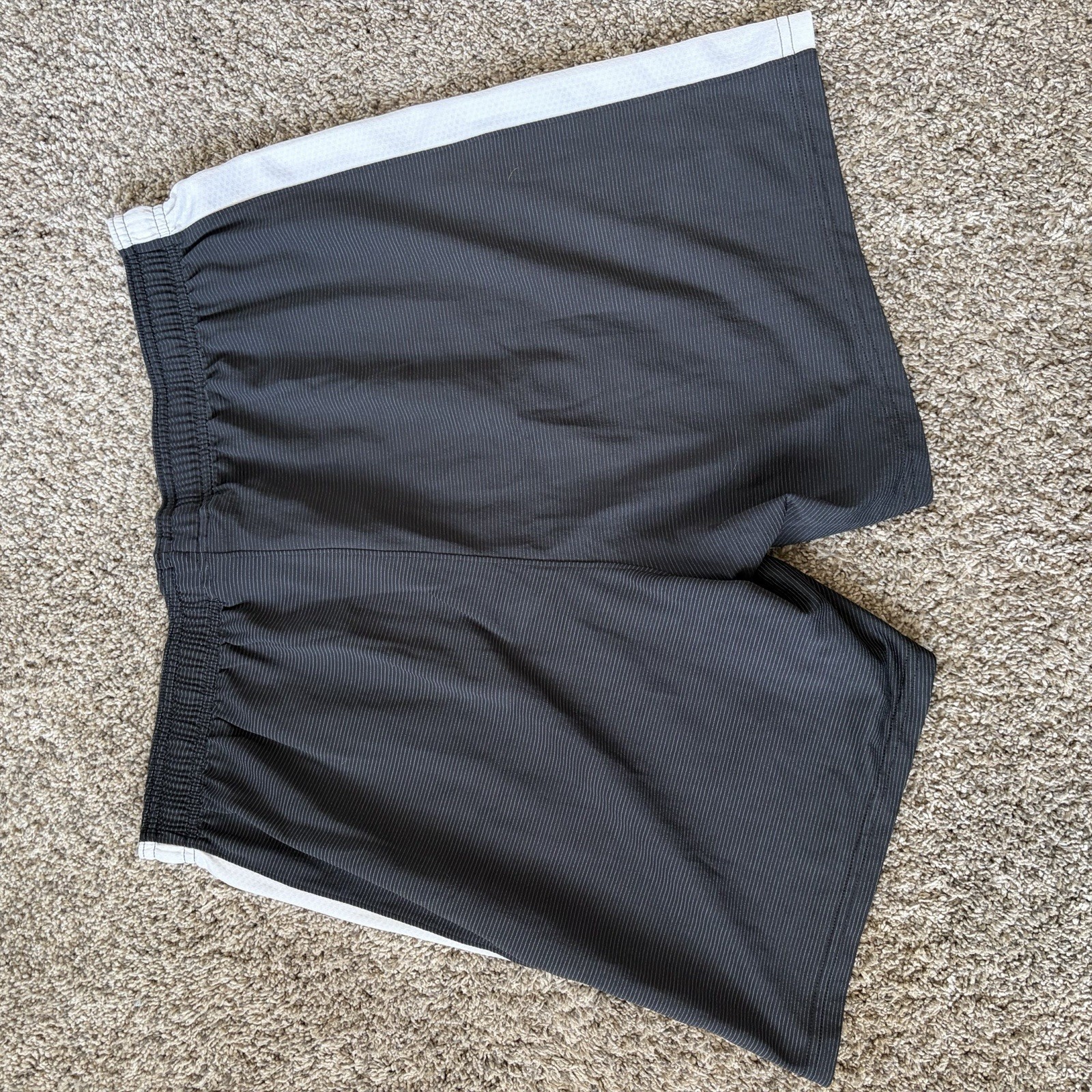 Under Armour HeatGear Fitted Athletic Shorts Black and White Men’s Size XL