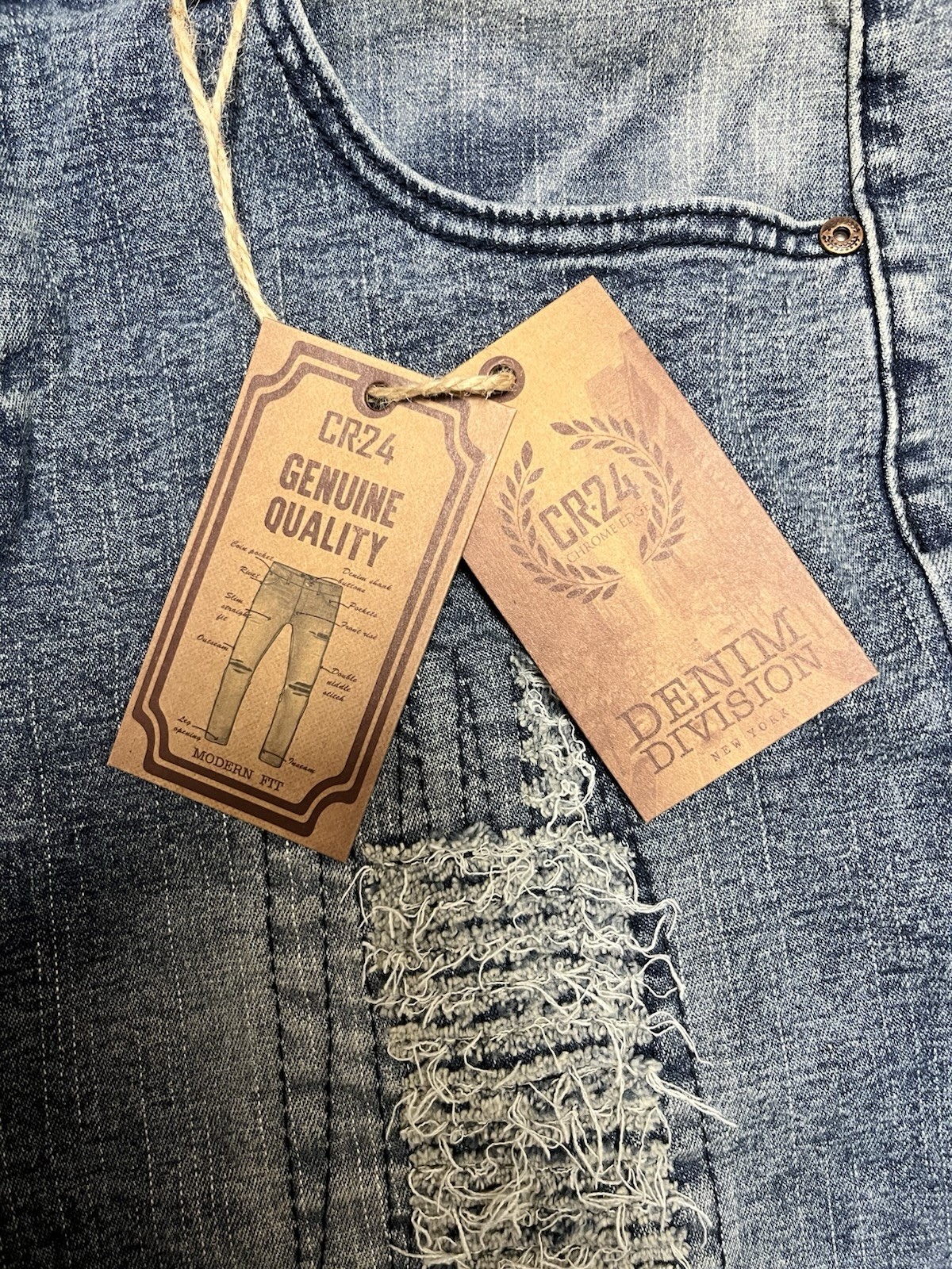 BRAND NEW WITH TAGS MENS CR-24 Size 36/32 Modern Fit Premium Crafted Denim.