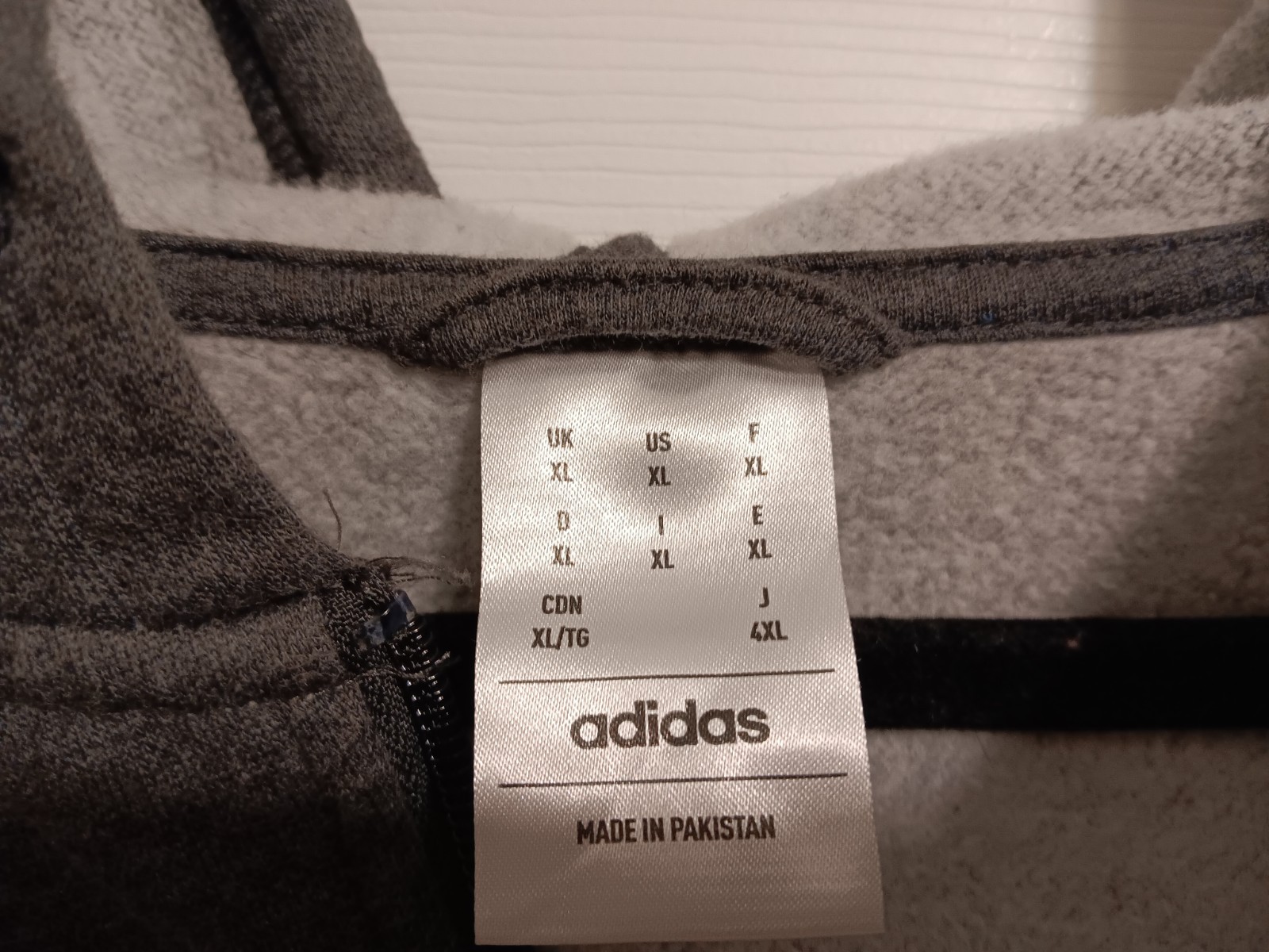Adidas Men’s Essentials Fleece 3-Stripes Full-Zip Hoodie Gray/ SIZE XL / IJ6480
