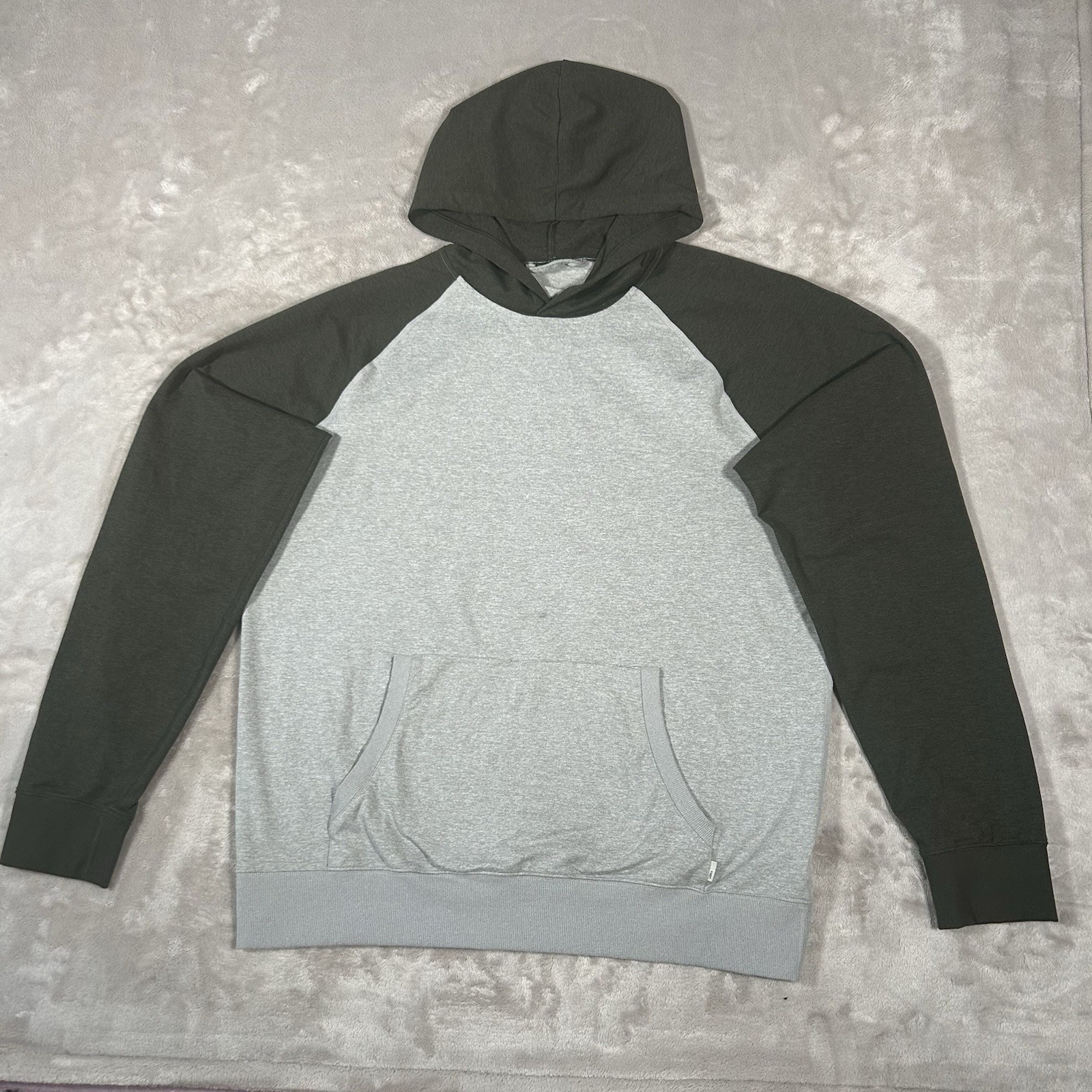 Vuori Strato Tech Hoodie Mens L Gray Green Colorblock Stretch Performance V271