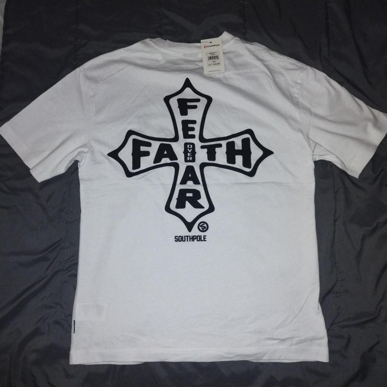 Southpole Men’s White Fear Faith Cross Graphic Print Crew Neck T-Shirt S