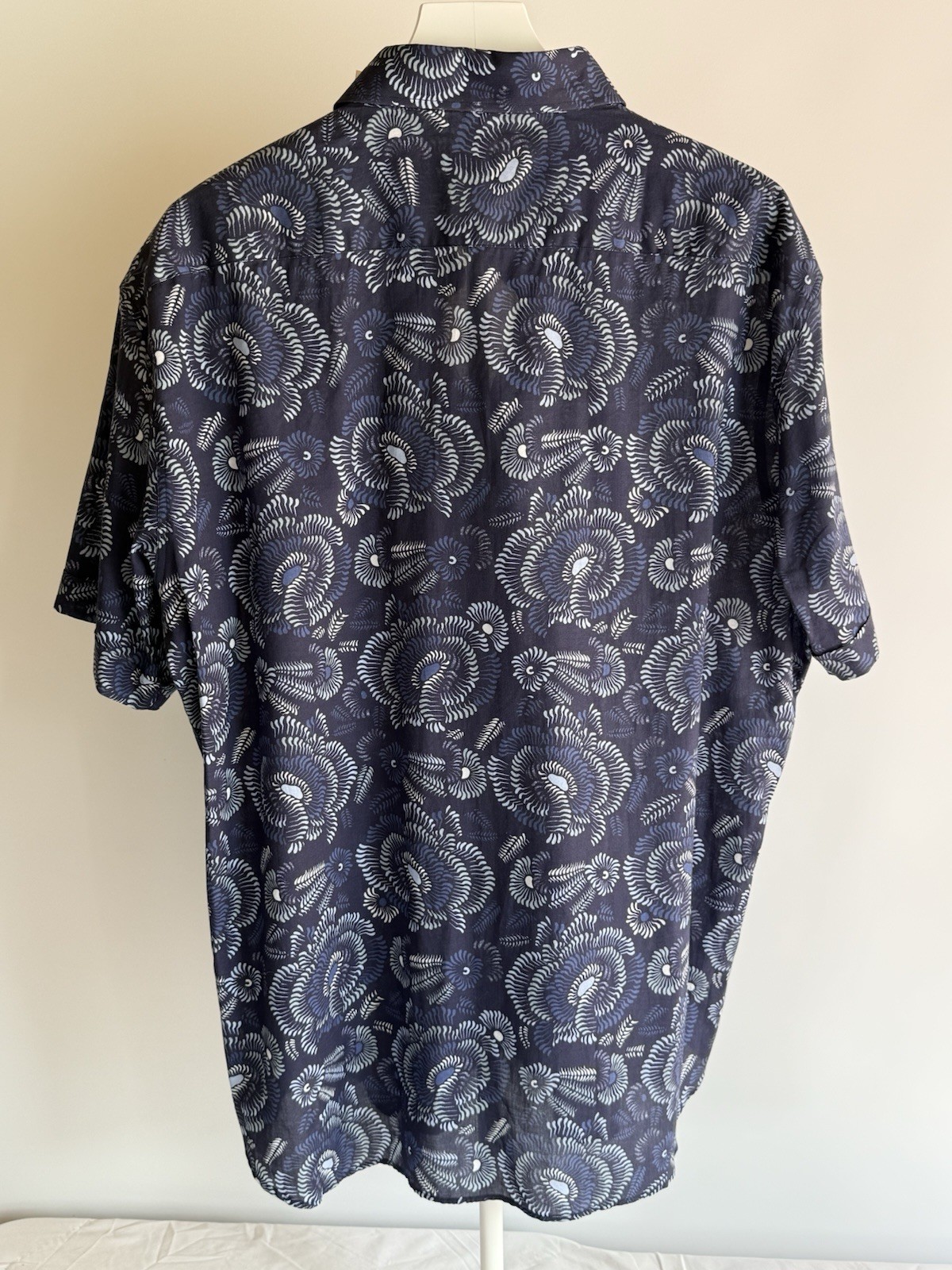 Guayabera Contemporary Fit Men’s 2XL Blue Floral Short Sleeve Button-Up Shirt