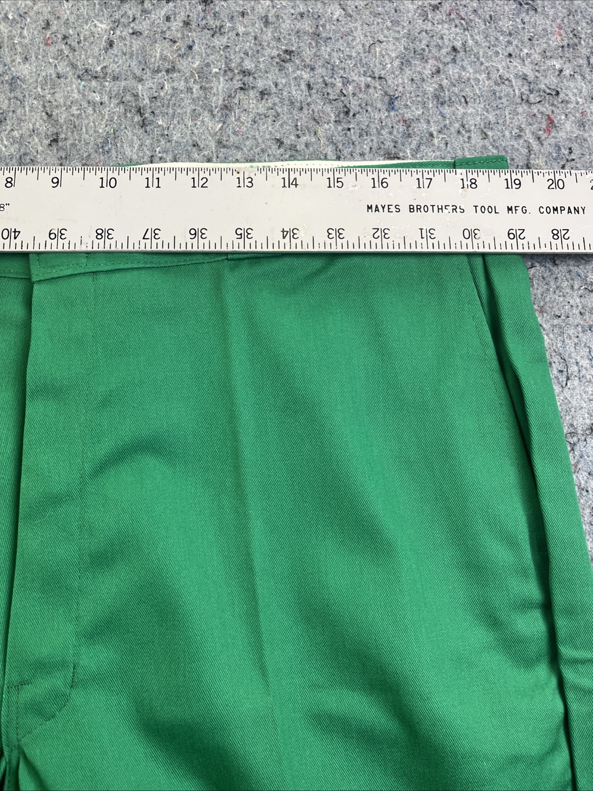 Vtg. Y2K Dickies Loose Fit, Double Knee Work Pants. Green. 38”x32”. NWT