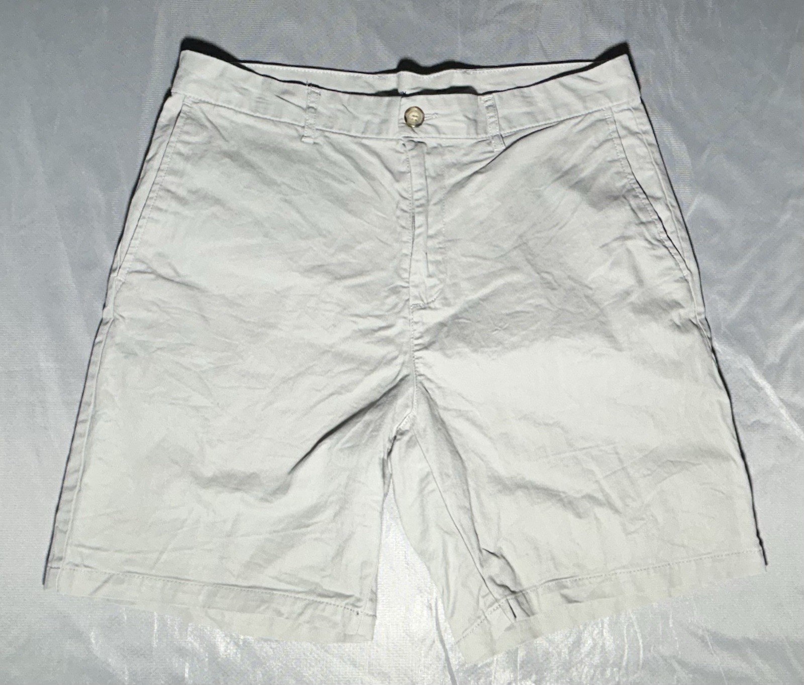 Old Navy Men’s Slim Built-In Flex Chino Gray Shorts Size 36