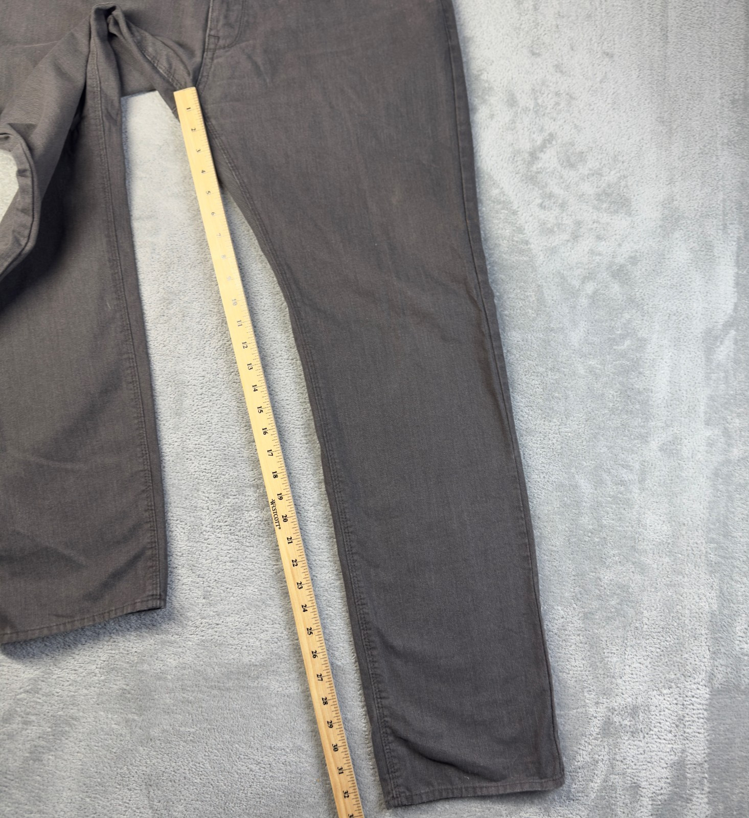 Hugo Boss Jeans Mens 36×34 Gray Vintage Wash Casual Everyday Straight Pants