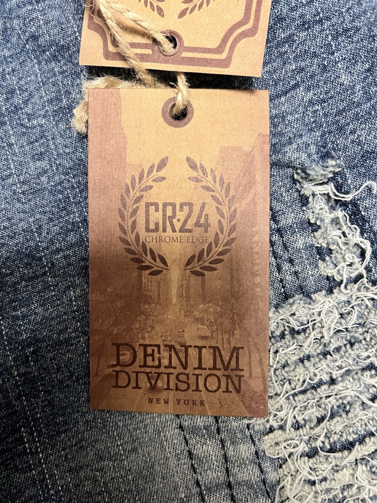 BRAND NEW WITH TAGS MENS CR-24 Size 36/32 Modern Fit Premium Crafted Denim.